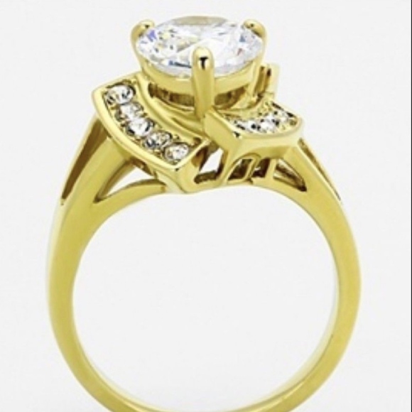 Gold Plated Cocktail Ring Cubic Zirconia  Size 9 - Picture 4 of 10